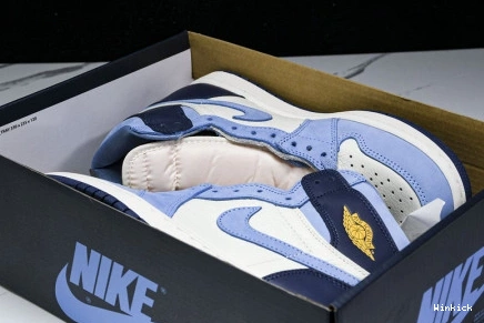 in Flight  1 High Jordan FD2596-400 First OG 1020